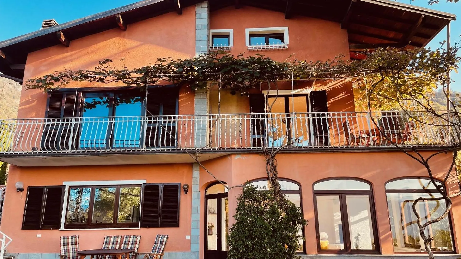 Casa Paradiso contacts